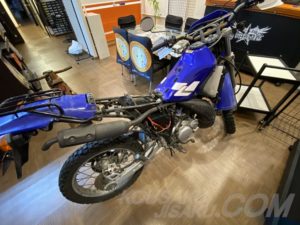 DT125Rカウル除去