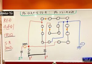 LED外周に12個（4直列×3並列）、中央に4個（4直列）配置回路図